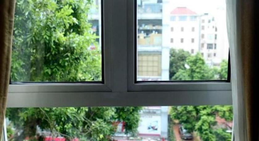 Lenid De Ho Guom Khách sạn