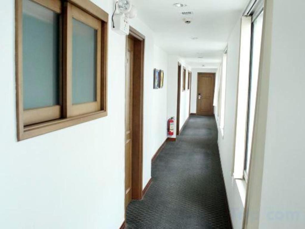Khách sạn Lenid De Ho Guom