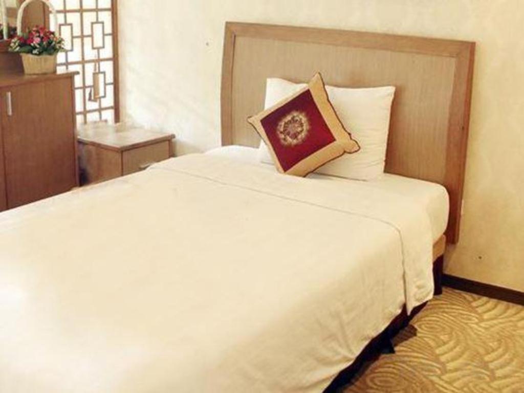 Khách sạn Lenid De Ho Guom